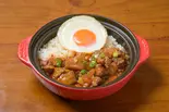 紅焼牛筋飯 Beef Tendon Rice（肥鶏土鍋）