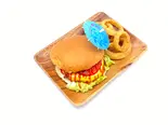 チーズバーガーオニオンフライセット（ハワイアンカフェ BURGER paina(バーガーパイナ)）