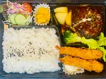 ハンバーグ・エビフライ弁当(CAFE LAUGHTER)