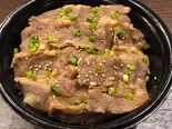 牛カルビ丼（炭火焼肉牛力屋ときわ台店）