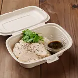 【期間限定】蒸し鶏のせごはん（VegeFru Kitchen）
