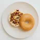 ハニーナッツベーグル（YOGI GREEK ＆ ACAI 名古屋大須店）