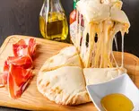 絶品チーズナン(Cheese nan)(タイ&インド 神楽坂エスニック CARAVAN SAPANA(キャラバンサパナ))