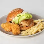 てりやきチキンバーガー（自家製バンズのハンバーガー イニーピー）