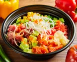 マグロとサーモンのポキボウル（カリフォルニアンポキ  captivate 神楽坂）