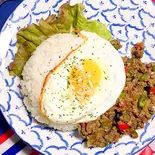 タイ風 ラム挽肉のガパオライス（ASIAN MARKET STANLEY）