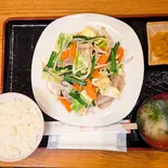 塩麴炒め定食（居酒屋とりもり）