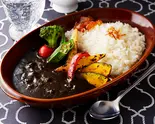 彩野菜の黒カレー（博多名物やみつき黒カレー堂 BistroRYU 吹田）