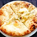 ハニーチーズナン honey cheese nan（インドネパール料理 ビニタ）