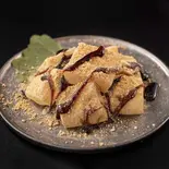 厳選わらびもち 黒蜜きなこ Specially Chosen Warabi Mochi Kuromitsu Kinako（黒毛和牛すきやき丼 前田 弘明寺店）