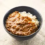 ほかほか玄米ミニカレー Brown Rice Mini Curry（さらだのあるせいかつ 上野入谷 Life with Salada UENOIRIYA(サラダ)）
