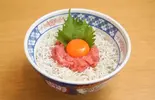 中落ちシラス丼（魚屋の食堂さんかく＆寿司ながお 目黒本町店）