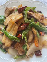 豚バラと唐辛子炒め 辣椒小炒肉（創作中華料理1988）