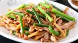 【蒜苗肉絲】豚肉とニンニクの芽炒め(中華 東海飯店 大門本店)