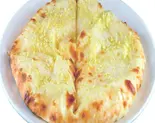 ガーリックチーズナン Garlic Cheese nan（CHULO CHILL RESTAURANT ＆ BAR）