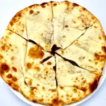 あんこチーズナン anko cheese naan(ザ・コックハウス INDIAN RESTAURANT THE COOK HOUSE)
