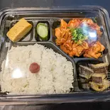 スタミナ満点！鳥キムチ弁当（居酒屋ばっくれ）