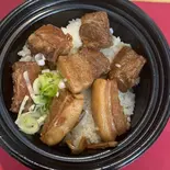 【新メニュー登場】豚バラ角煮丼（喜多方ラーメン高蔵）