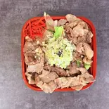 白丼 大盛り（豚 is 赤黒）