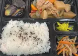 もつ煮込み弁当（惣菜屋 かめ一）