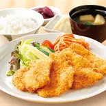 【期間限定特別価格】チキンカツ定食 2004円 ➡ 【1486円】【深夜】（おかず多めの贅沢弁当 五反田 ときわ食堂）