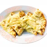 チーズ・ナンCheese Naan（インド料理ラソイ 本通り店）