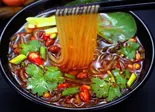 麻辣粉(麻辣春雨)（【丼物の王様/蘭州人の牛肉ラーメン】台湾グルメ）