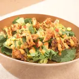 ハングリィスパイシーチキンサラダ HANGRY SPICY CHICKEN SALAD（ハングリィジョーズTOKYO(秋葉原)）