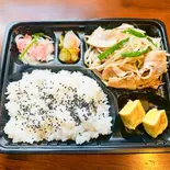肉にら炒め弁当(居酒屋Dining Chi-'m)