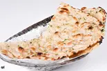 にんにくナン Garlic Naan（インド料理 ケバブ ＆ ビリヤニ ハウス Indian Restaurant Kebab ＆ Biryani house）