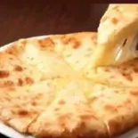 チーズナン Cheese Nan(【スパイス王国インドで長年修行したシェフのこだわり料理】Himalayan Spice and Masala Mart)