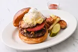 テディベーコンバーガー(フレンチフライ付き)Teddy Bacon Burger with French Fries（TEDDY BROWN テディブラウン広尾）