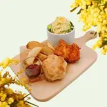 自家製フライドチキンとビスケットのランチボックス(カフェラウンジ四季のいろ)