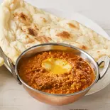 キーマエッグカレーとナン（インド料理ウッタム）