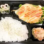ハンバーグ弁当チーズソースがけ Hamburger lunch box with cheese sauce（KitchenBarぐりむ）
