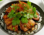 【パクチー】自家製ダレの炙り豚丼 (Loads of Coriander) Grilled Pork Rice Bowl（炙り豚丼香ばし屋 名楽町店）