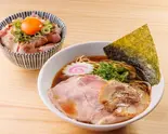熟成醤油の淡麗中華そば + 炙りレアチャーシュー丼セット（中華そば無作）