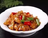 风味肥肠烧牛筋  てっちゃんと牛アキレス腱のピリ辛炒め（湘味食府）