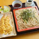 海老天ざる Shrimp Tempura with Chilled Dip Noodles（あだちや）