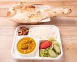 チキンカレー弁当 - Chicken Curry Box（アジアンレストラン＆バー ハルカ 上野の森さくらテラス店）
