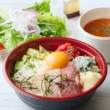 アイロン特製海鮮丼(スープ、サラダ付き)（Iron Base）
