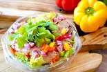生ハムと彩り野菜のサラダ（ホットサンドとサンドイッチのお店 サンドウィッチマン 神楽坂）