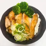 ブロコリとグリルチキン丼Brocouli grilled chicken don（ケバブ Rain【立川店】）
