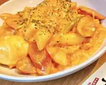 ローゼトッポキ(クリームトッポキ)ラーメン（ホンデポチャ名古屋大須店）