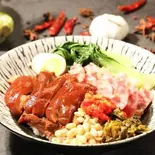 自家製豚すね+(広東ソーセージ)隆江猪脚饭拼广式腊肠（池記 正宗隆江猪脚飯）