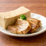 【おかず】豚角煮豆腐 Pork Kakuni and Tofu（トロじゅわ煮込食堂 豚角丸 蔵前）