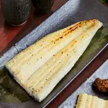 極上うなぎ半尾盛り(白焼き)（築地DINING金のうなぎ 中村橋店）