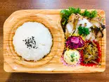 ハーブグリルチキン弁当（おきなわ食材の店 もみじ弁当）