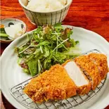 【伝説のブランド豚】三元豚ロースかつ弁当（牛かつ 宮下）