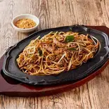 焼きそば大盛＆ガーリック（焼そばの想夫恋 渡辺通店）
